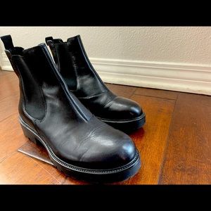 Urban Outfitters chunky Chelsea boots in black